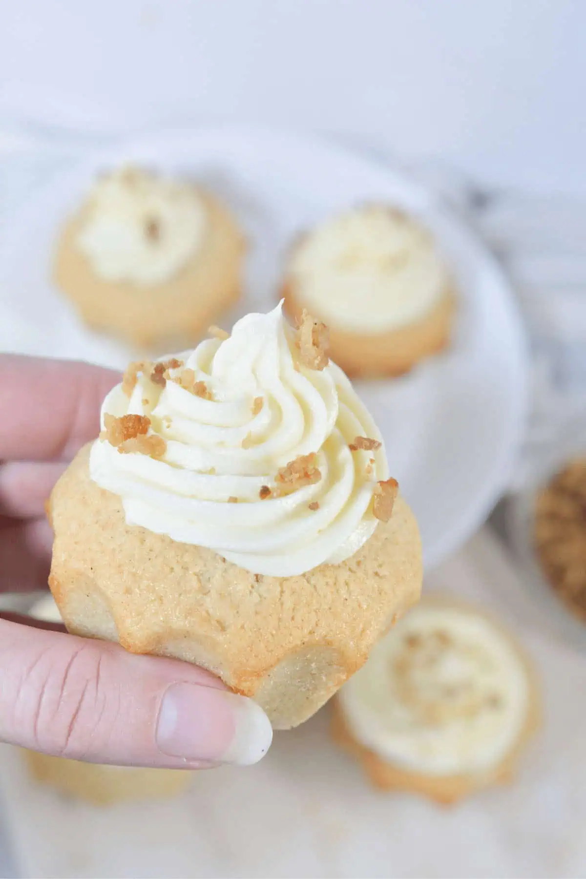 Cinnamon Cupcakes with Maple Frosting