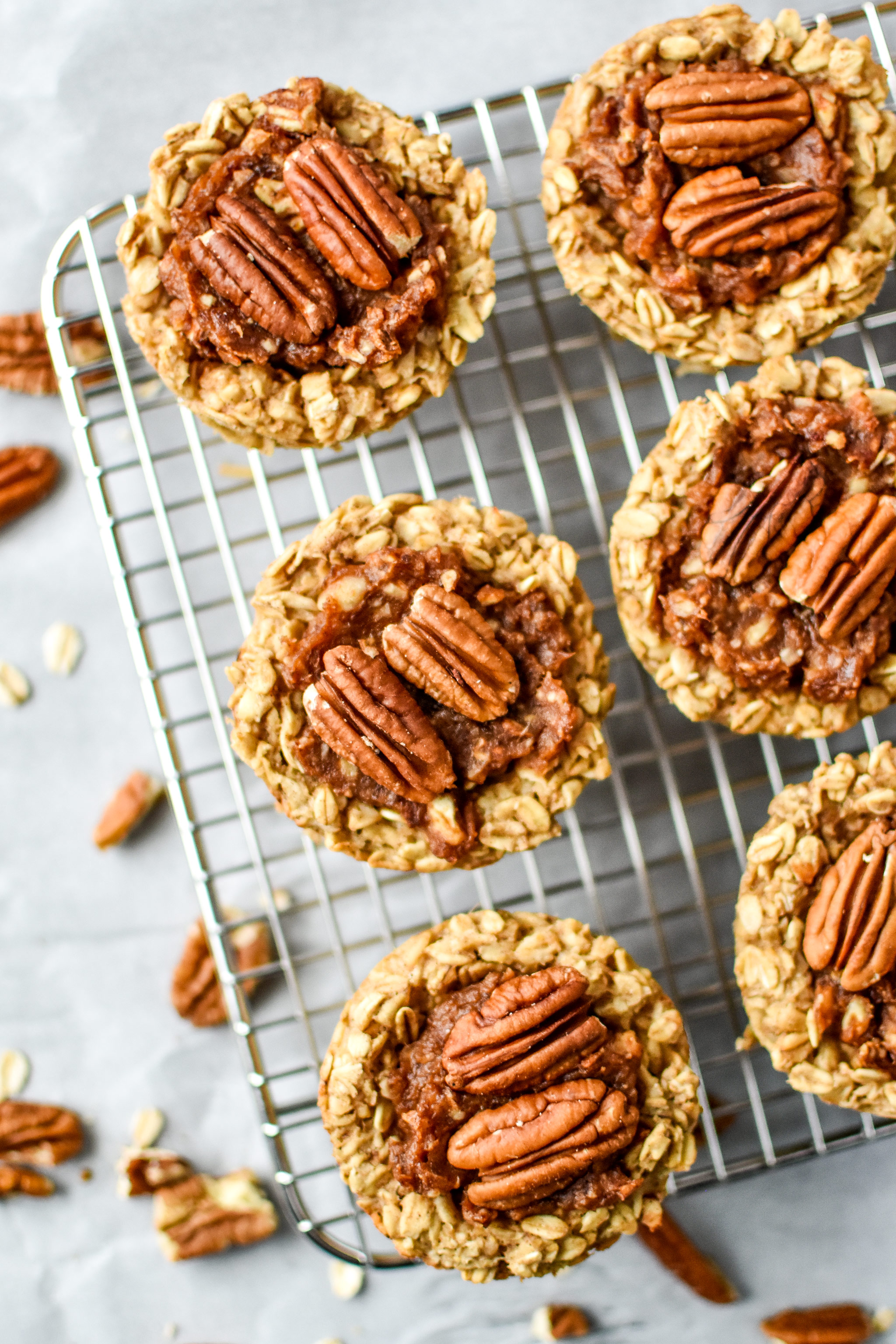 Pecan Pie Stuffed Oatmeal Breakfast Cups