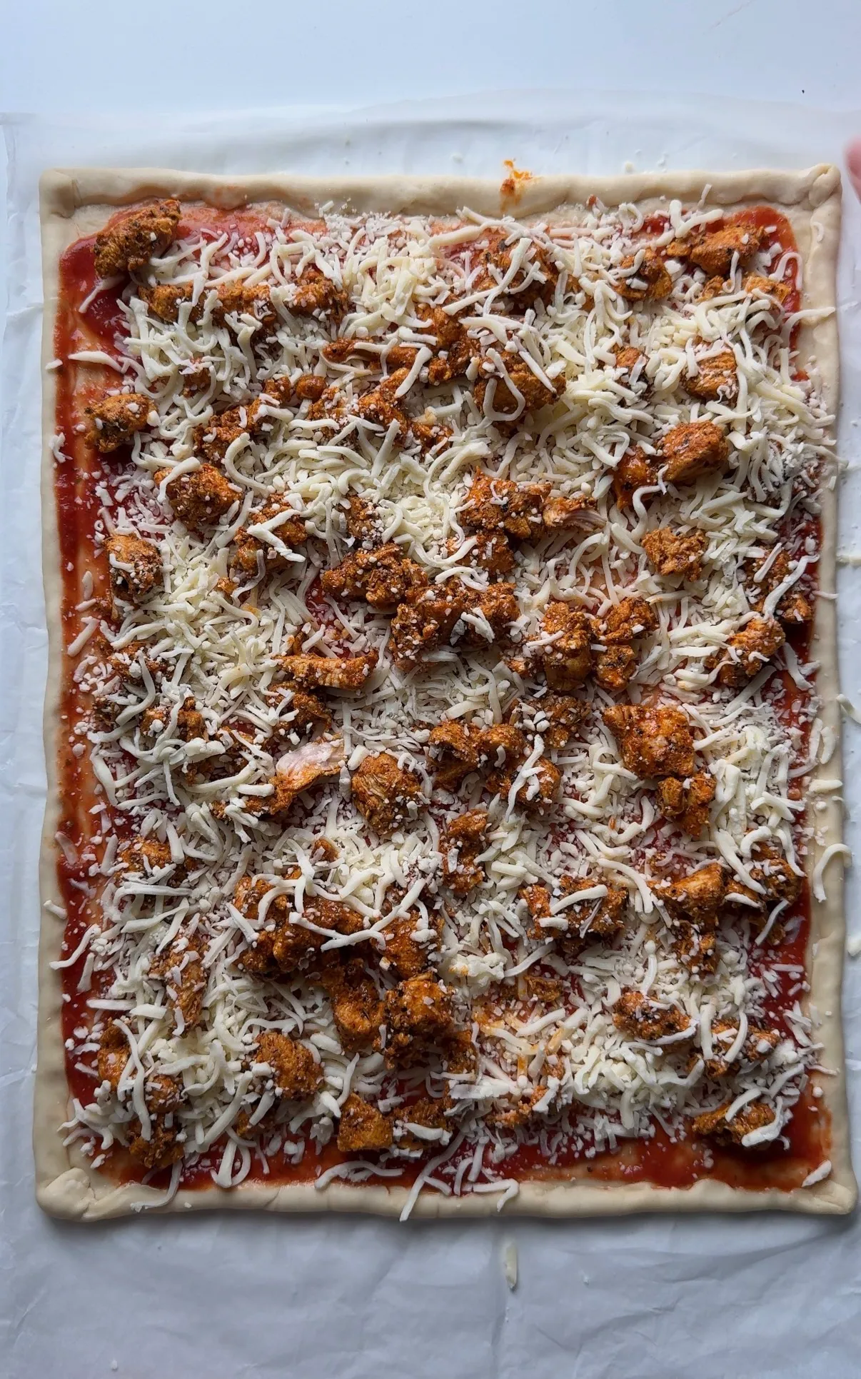 Döner Pizza with Yogurt Sauce