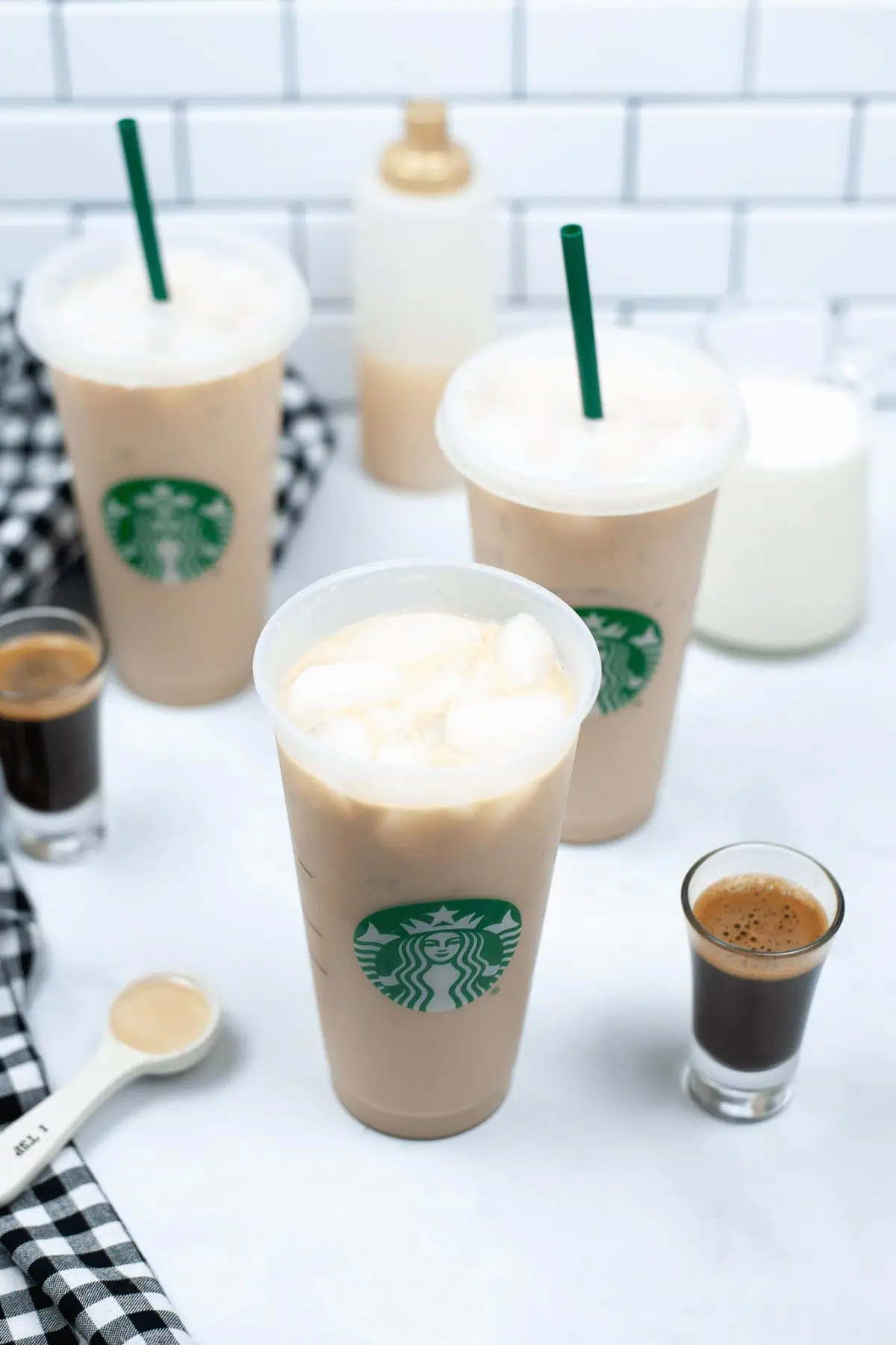 Iced White Chocolate Mocha (Starbucks Copycat)