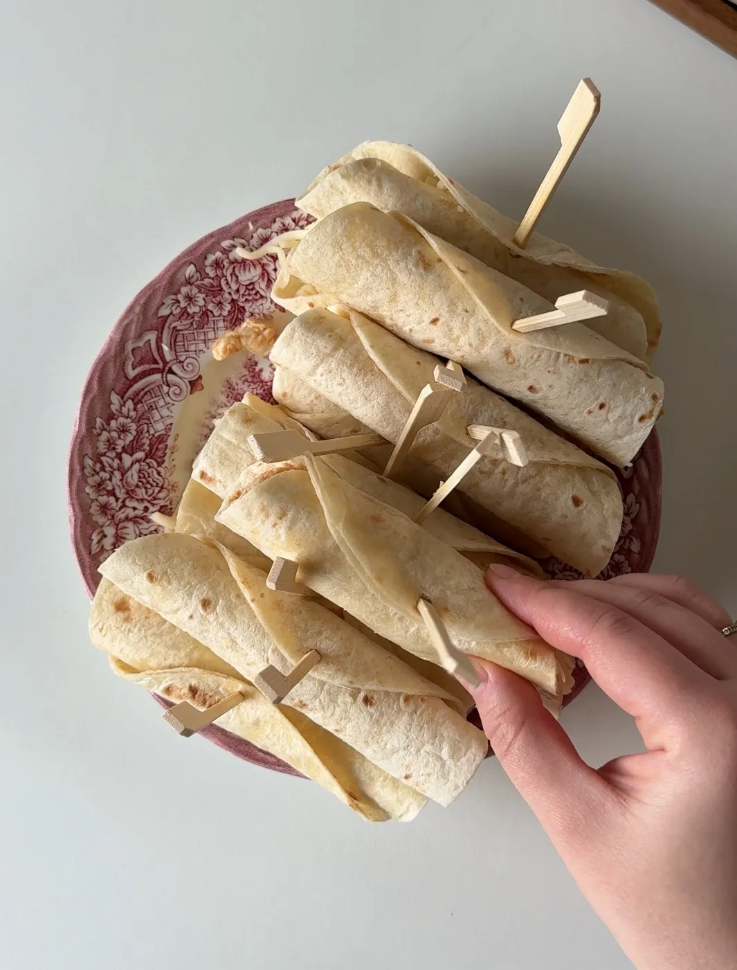 Crispy Cheesy Chicken Taquitos