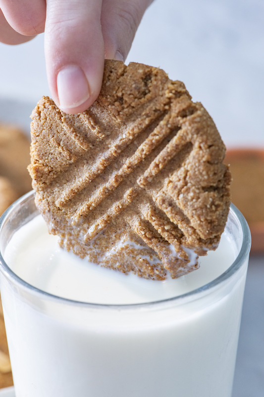 Vegan Almond Cookies