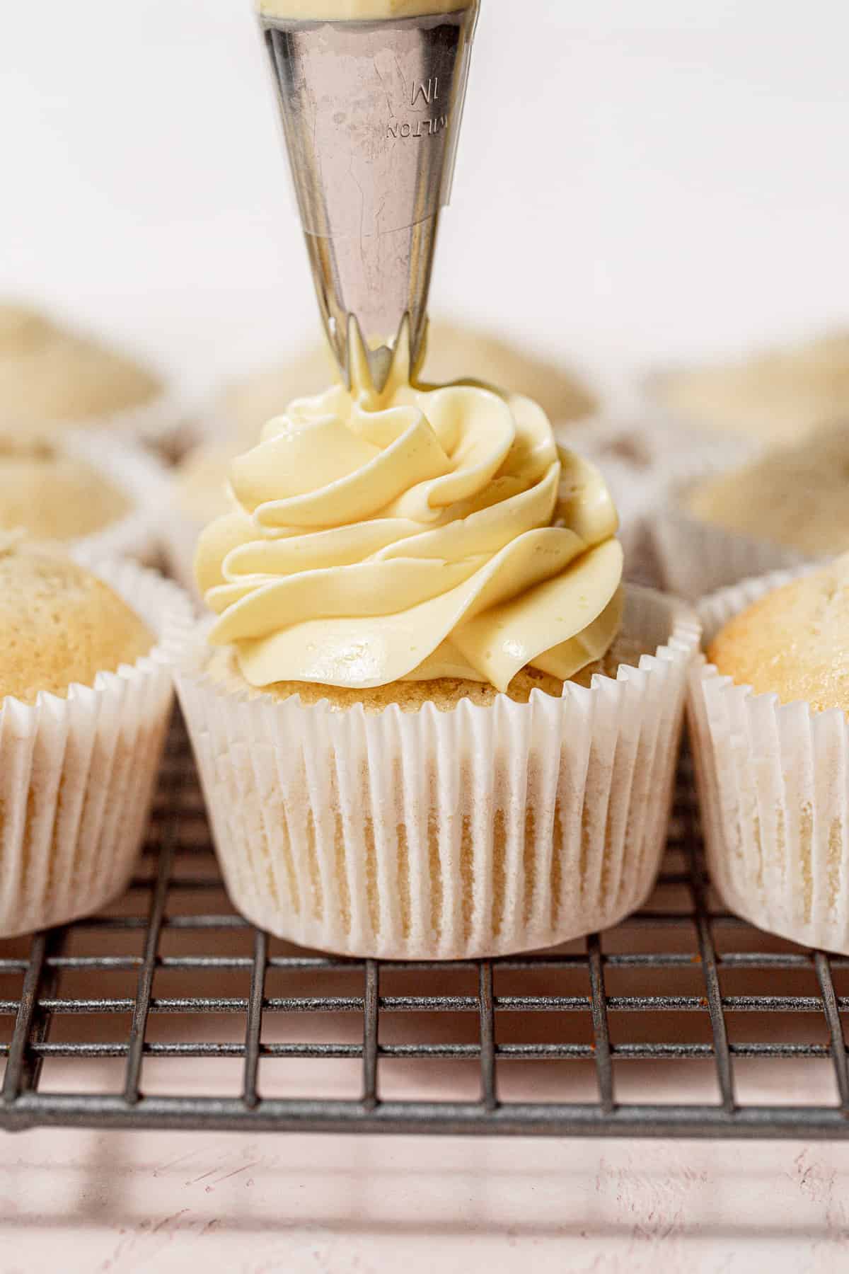 White Chocolate Raspberry Cupcakes