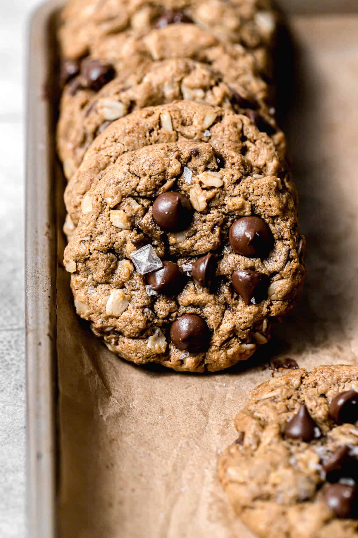 Vegan Tahini Oatmeal Chocolate Chip Cookies