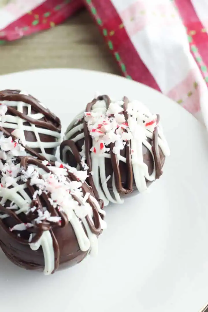 Peppermint Hot Chocolate Bombs