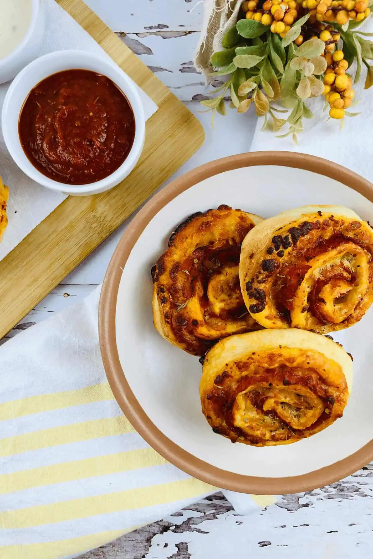Pepperoni Pizza Roll-Ups