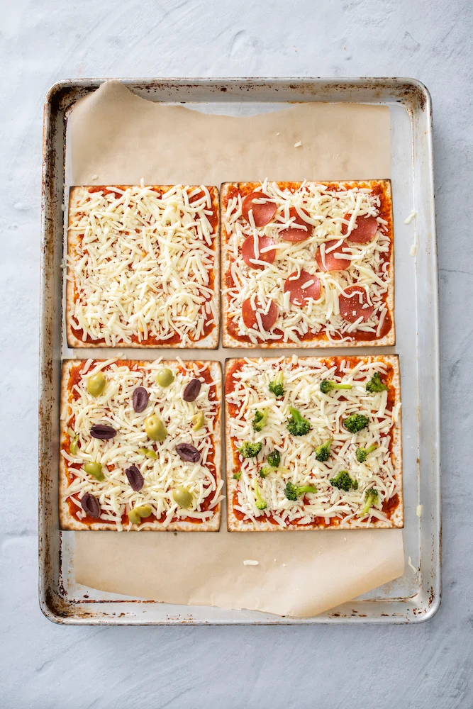 Matzah Pizzas