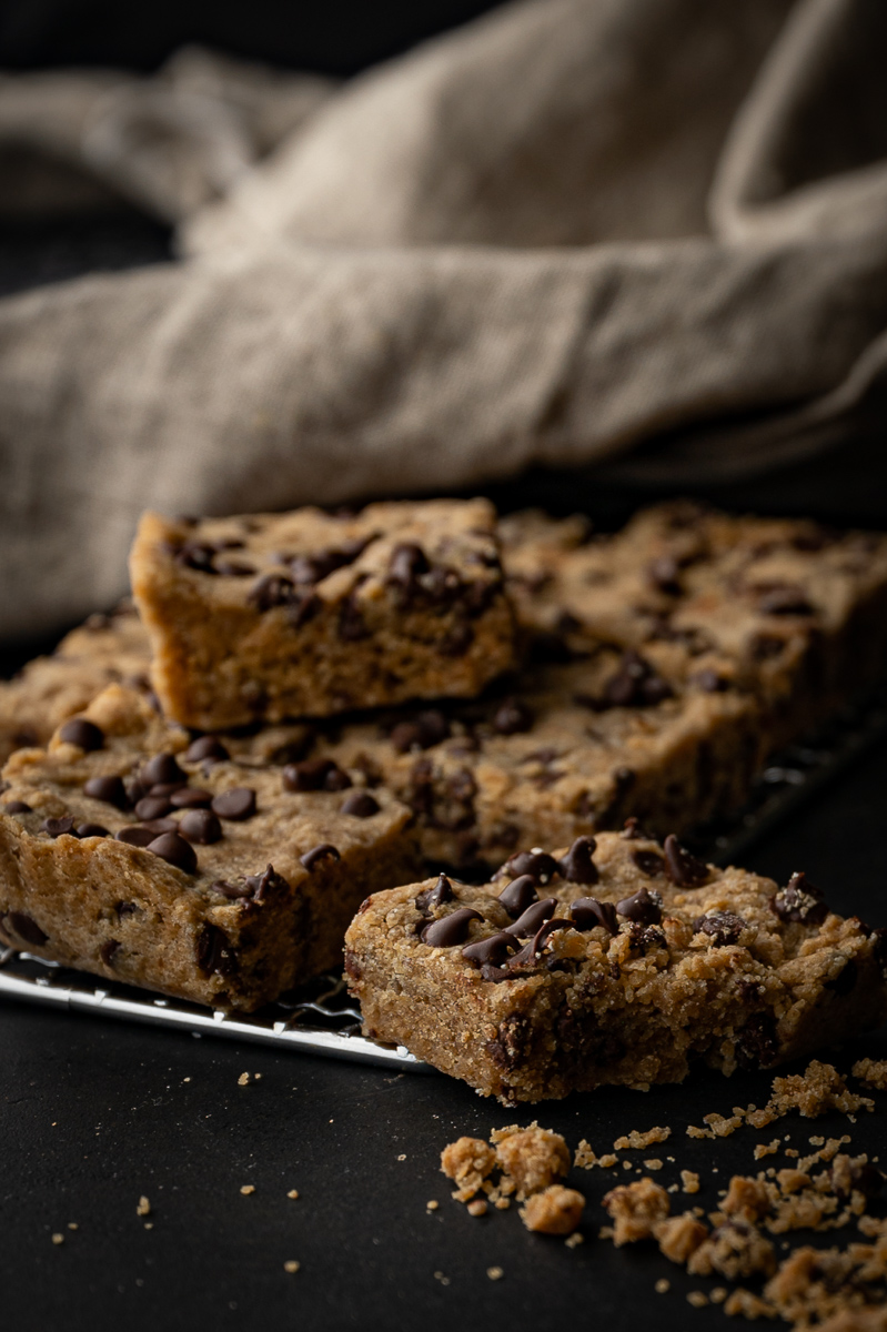 Vegan Chocolate Chip Peanut Butter Bars