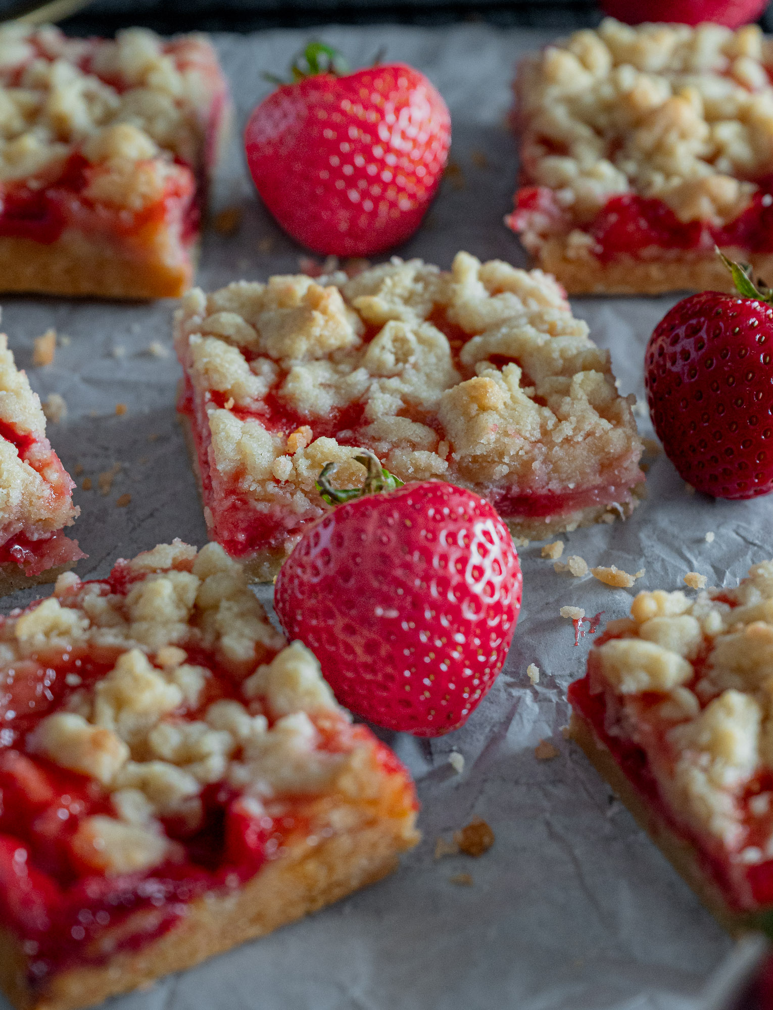Strawberry Crumble Bars