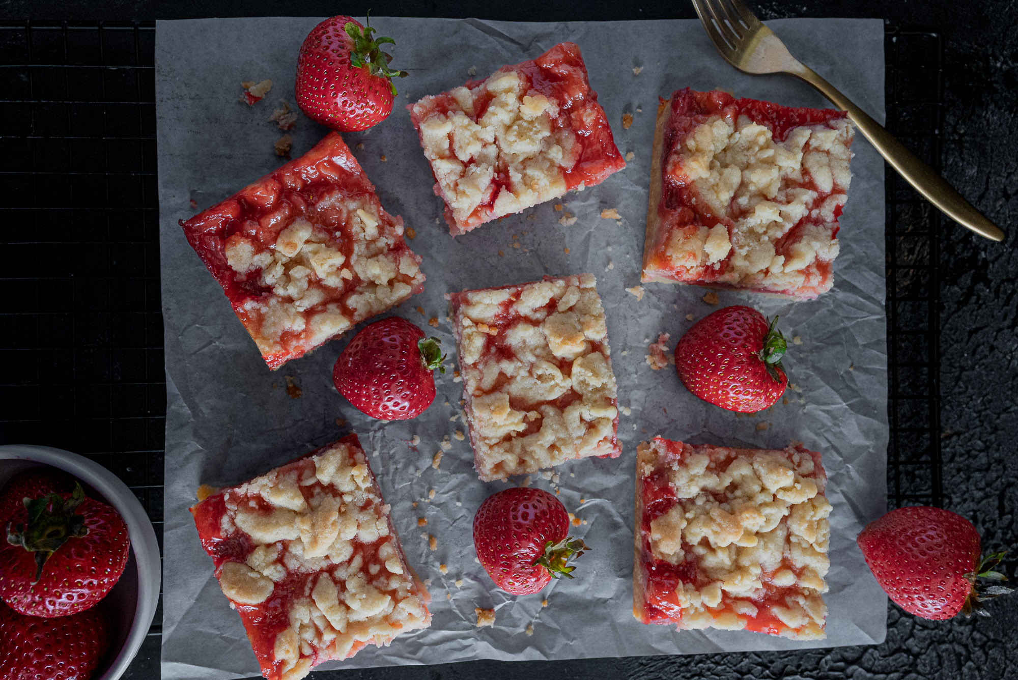 Strawberry Crumble Bars