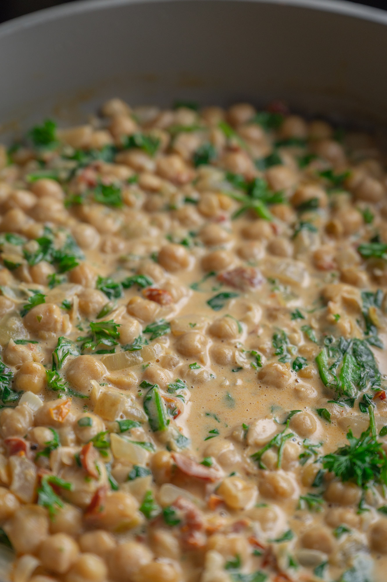 One-Pot Creamy Chickpeas