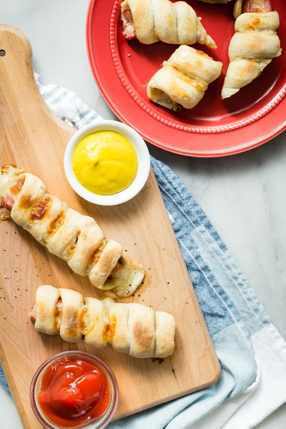 Cheesy Pizza Hot Dogs