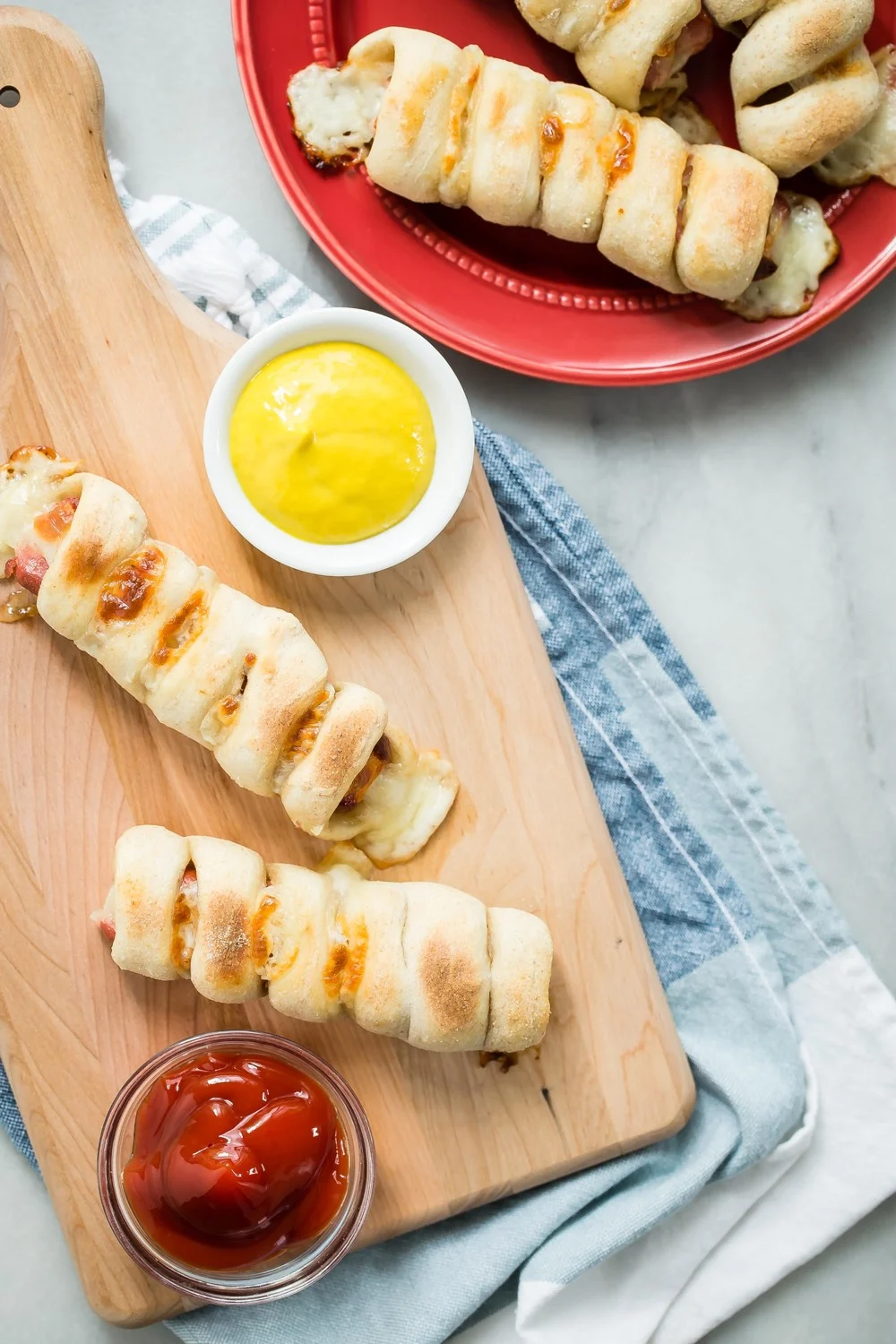 Cheesy Pizza Hot Dogs