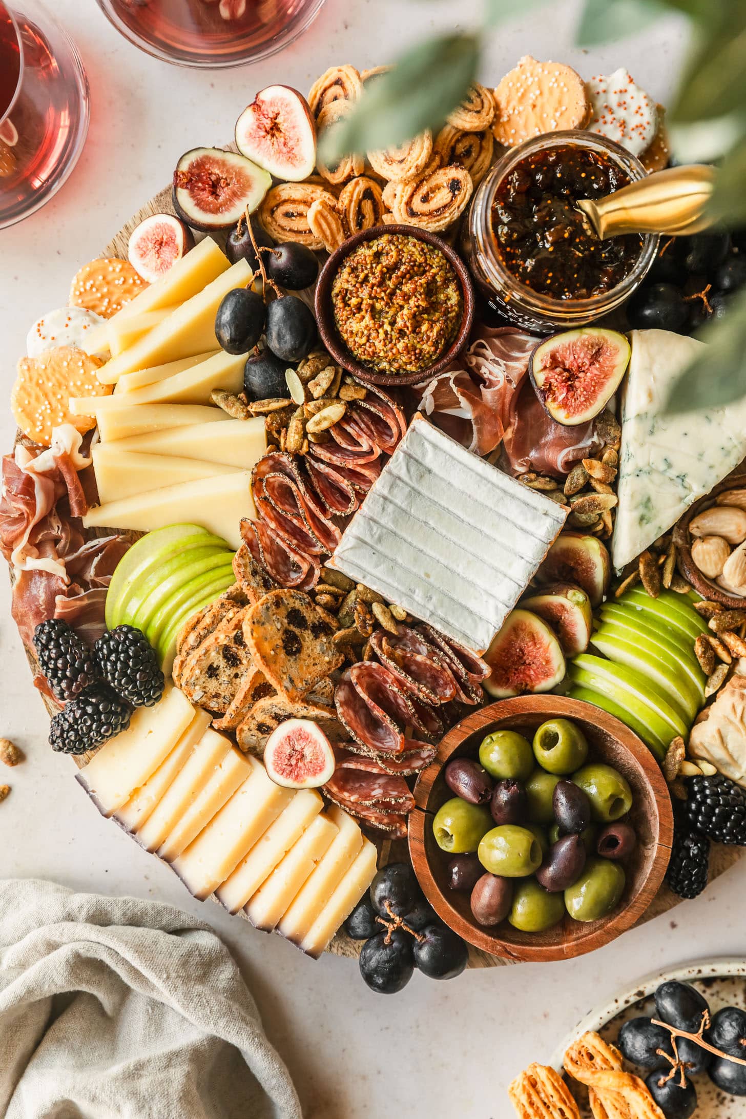 A Cozy, Simple Fall Charcuterie Board