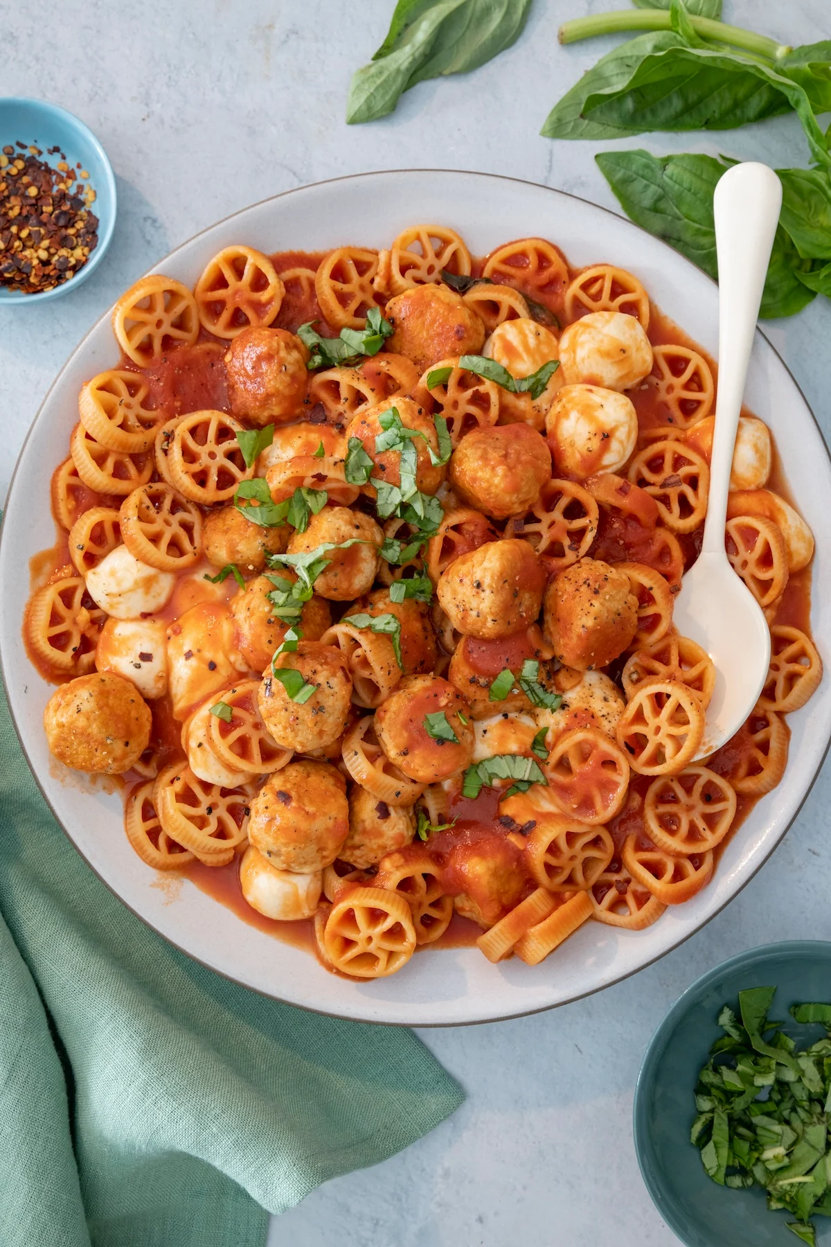 Chicken Meatballs with Wheel Pasta