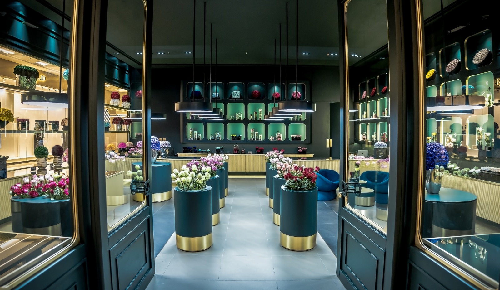 Roses Delivered London Flower Delivery Service by OnlyRoses