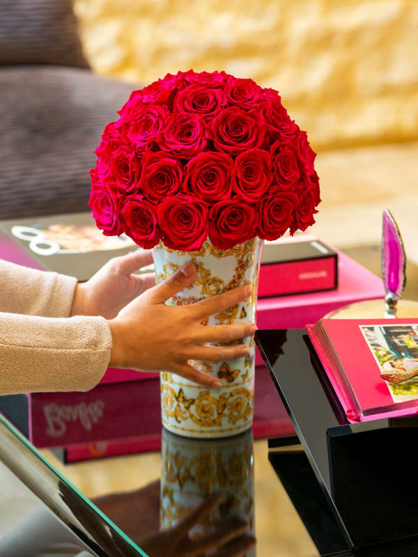 Luxury Vases by Only Roses Luxury Vases by Only Roses