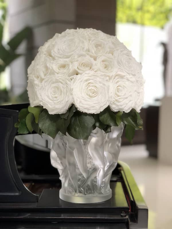 Luxury Vases by Only Roses Luxury Vases by Only Roses