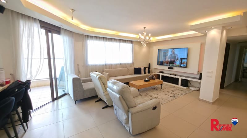 Apartment for Sale in Holon - Image 3