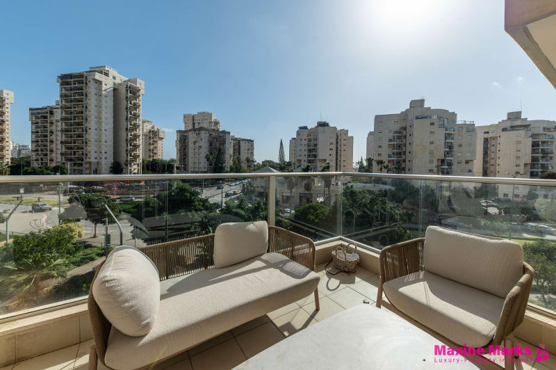 Apartment for Sale in Netanya - Image 2