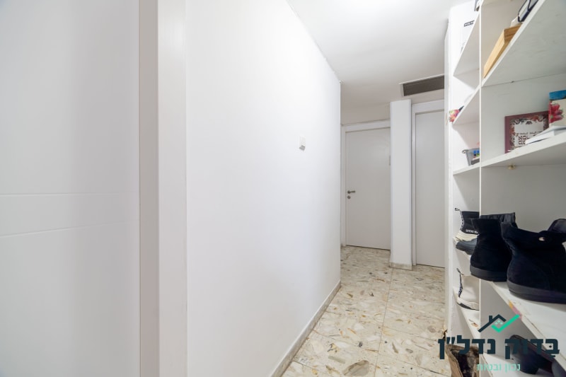 Apartment for Sale in Holon - Image 6