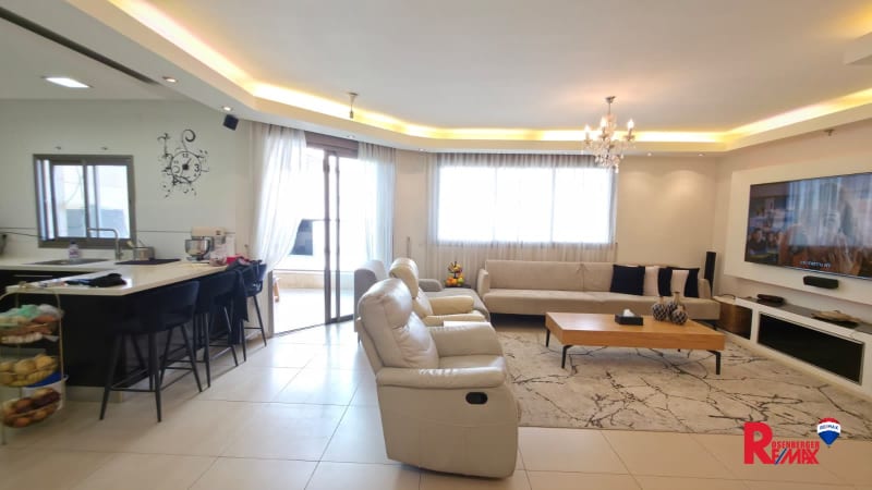 Apartment for Sale in Holon - Image 6