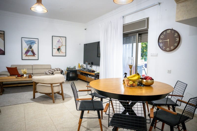 Villa for Sale in Acre - Image 2