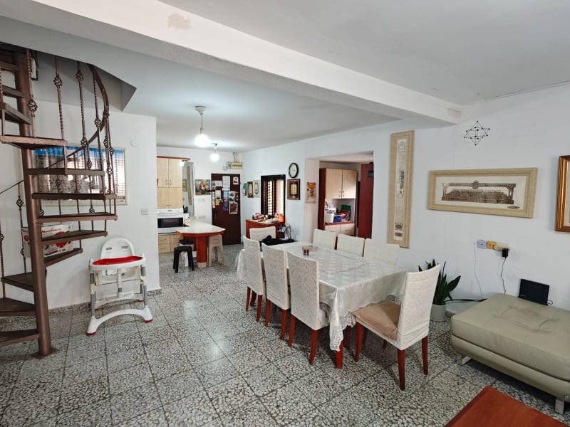 Apartment for Sale in Lod - Image 1