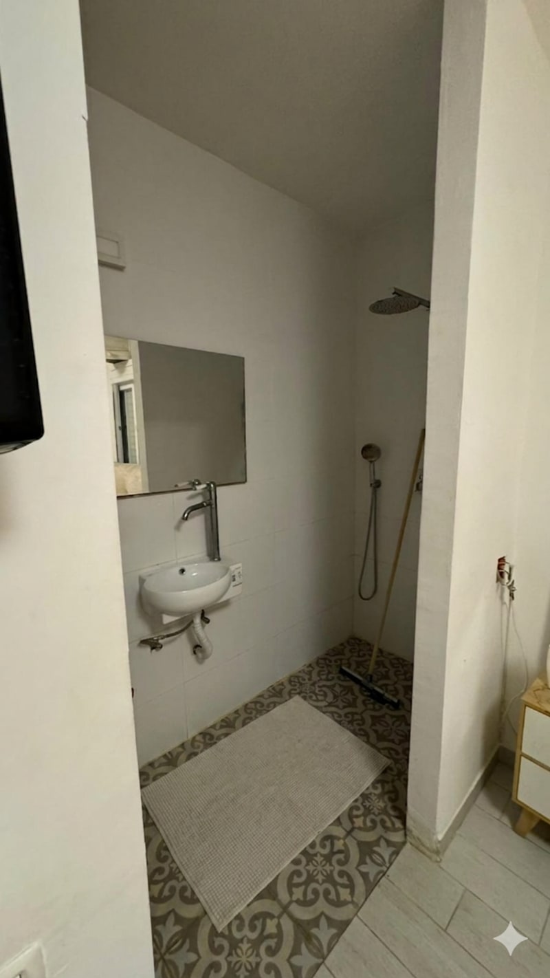 Apartment for Sale in Holon - Image 2
