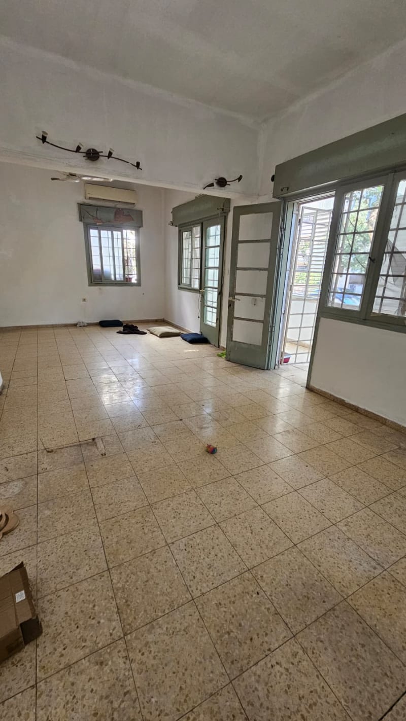 Apartment for Sale in Tel Aviv-Yafo - Image 3