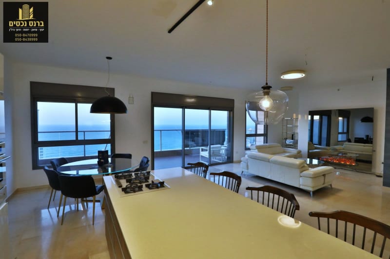 Penthouse for Sale in Bat Yam - Image 1