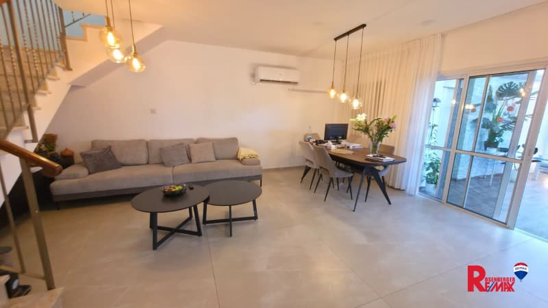 House for Sale in Beit Dagan - Image 4