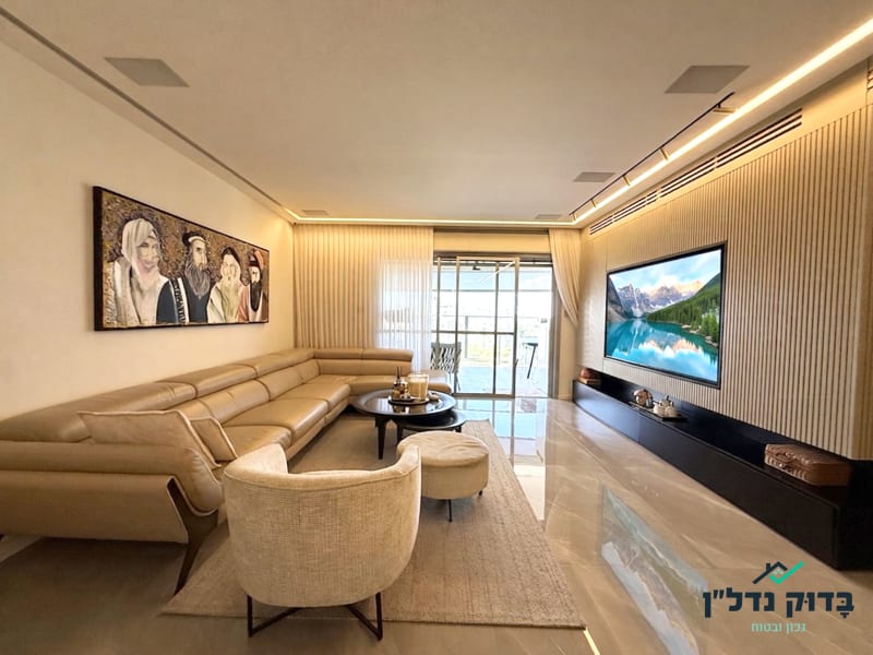 Apartment for Sale in Holon - Image 2