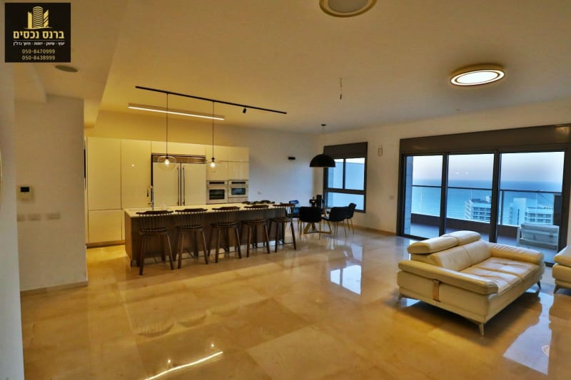 Penthouse for Sale in Bat Yam - Image 4