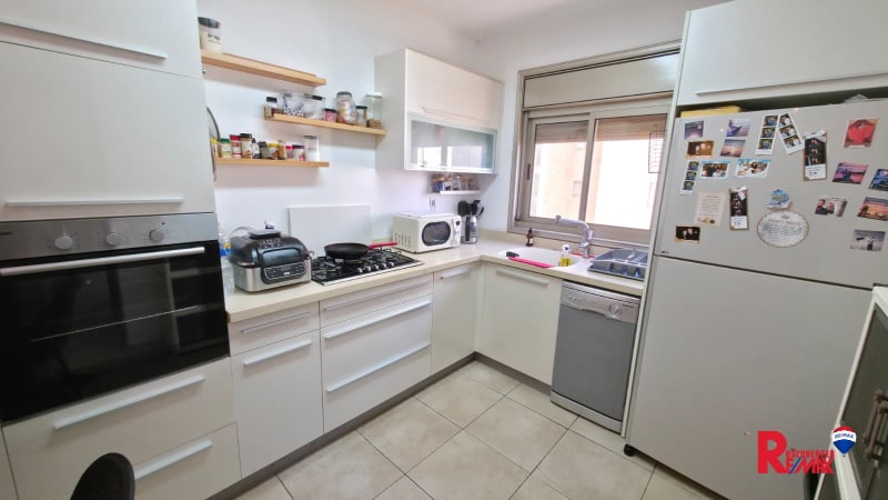 Apartment for Sale in Holon - Image 4