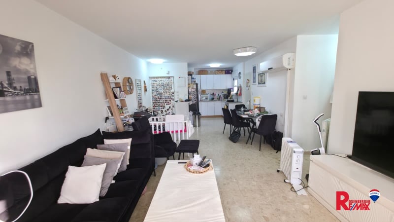 Apartment for Sale in Rishon LeZion - Image 2