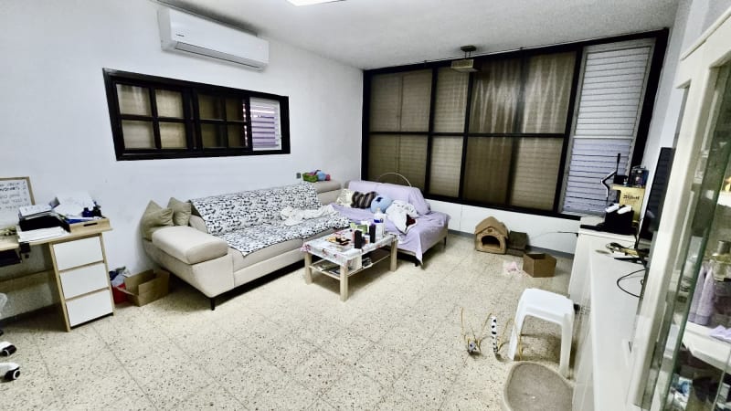 Apartment for Sale in Holon - Image 1