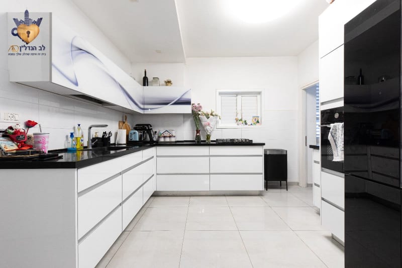Apartment for Sale in Bat Yam - Image 5