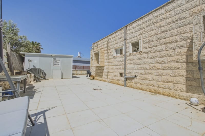 Villa for Sale in Dimona - Image 3