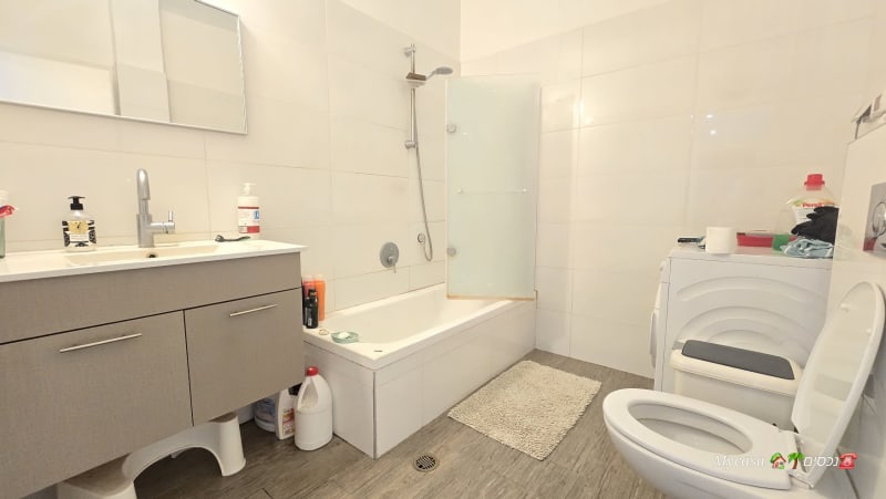 Apartment for Sale in Kefar Sava - Image 5