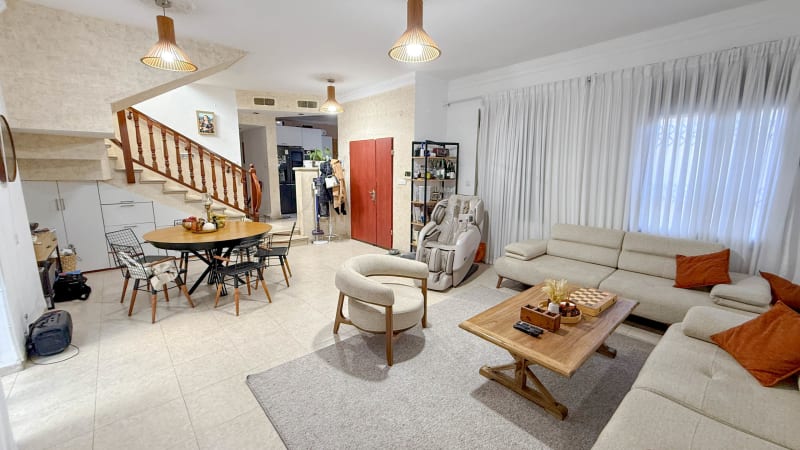 Villa for Sale in Acre - Image 5