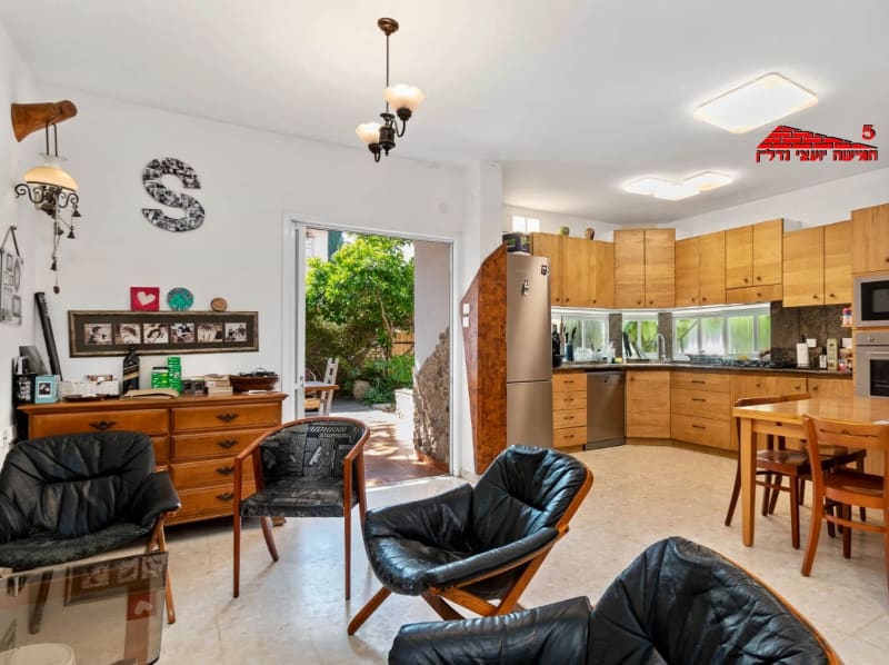 House for Sale in Rishon LeZion - Image 5