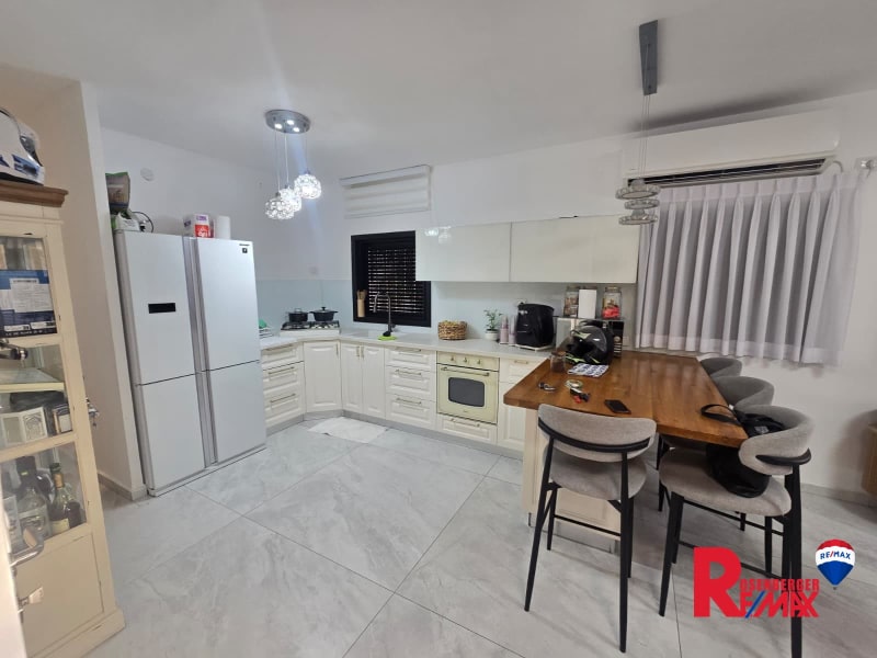 Apartment for Sale in Holon - Image 3