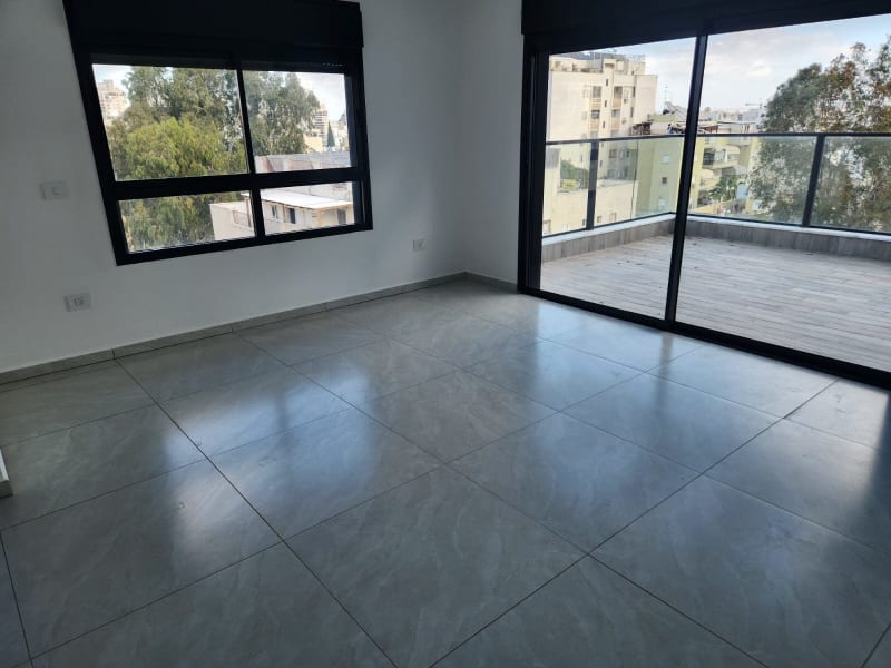 Apartment for Sale in Petah Tikva - Image 2