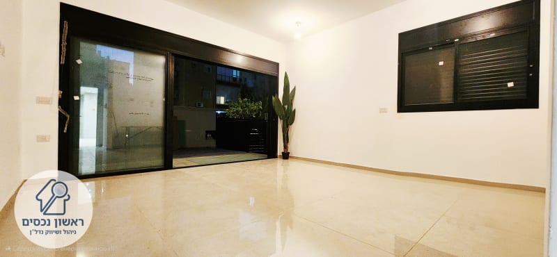 Apartment for Sale in Rishon LeZion - Image 1