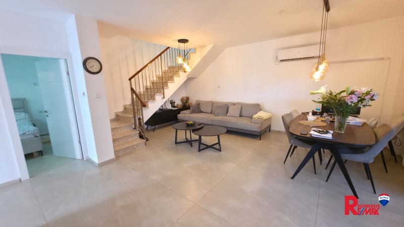 House for Sale in Beit Dagan - Image 3