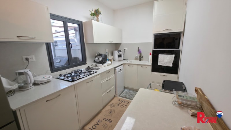House for Sale in Beit Dagan - Image 5