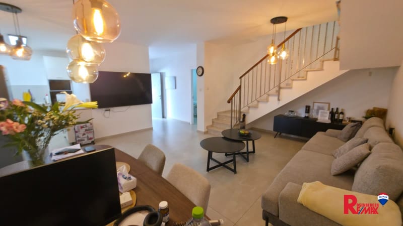 House for Sale in Beit Dagan - Image 2