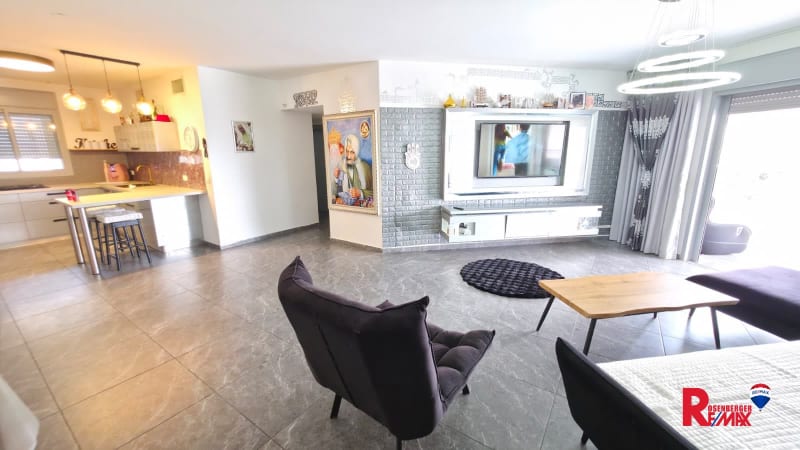 Penthouse for Sale in Yavne - Image 2