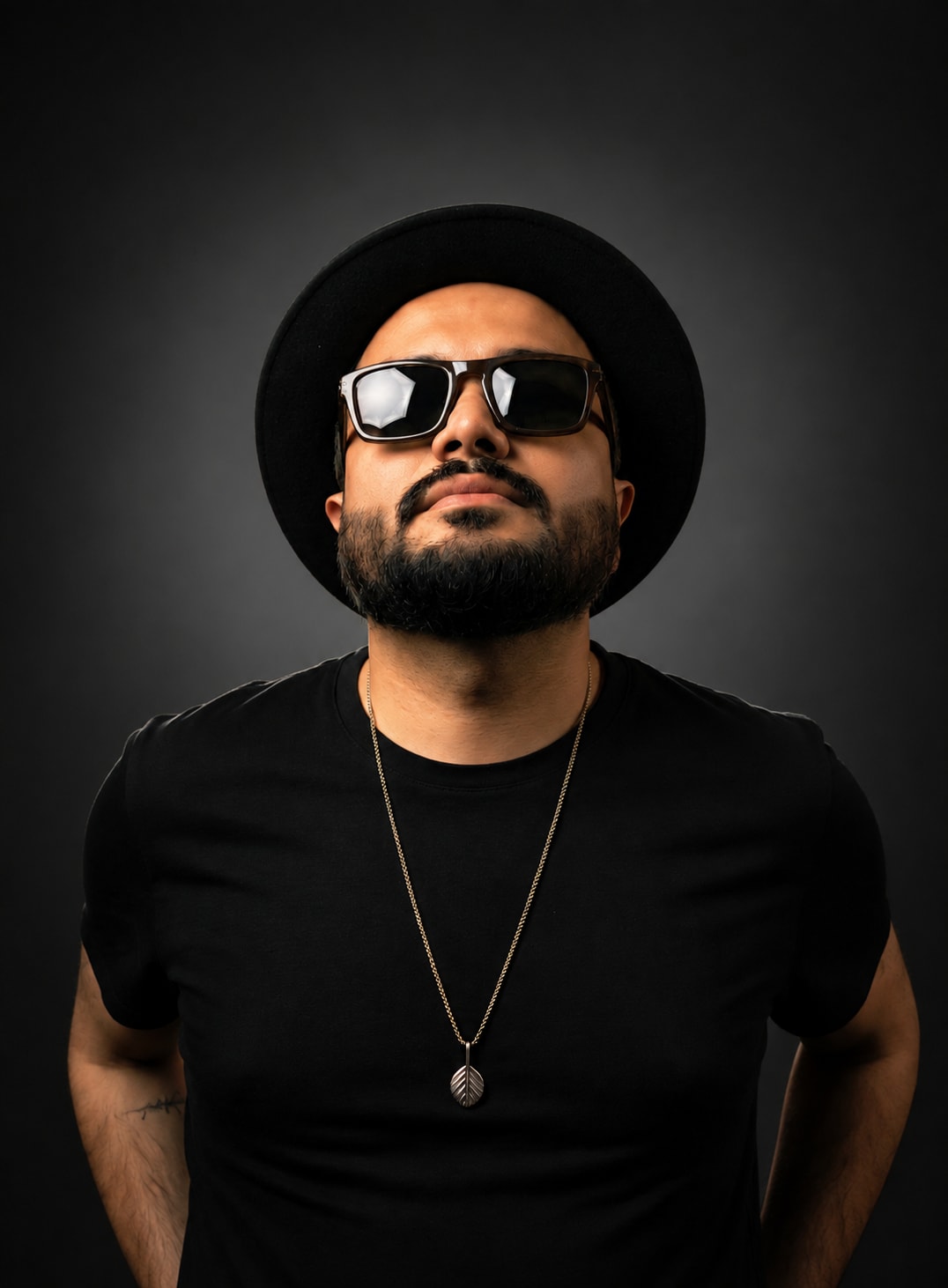Afro House DJ for Luxury Beach Clubs & Restaurants — photo 1